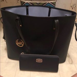 Michael kors purse and wallet